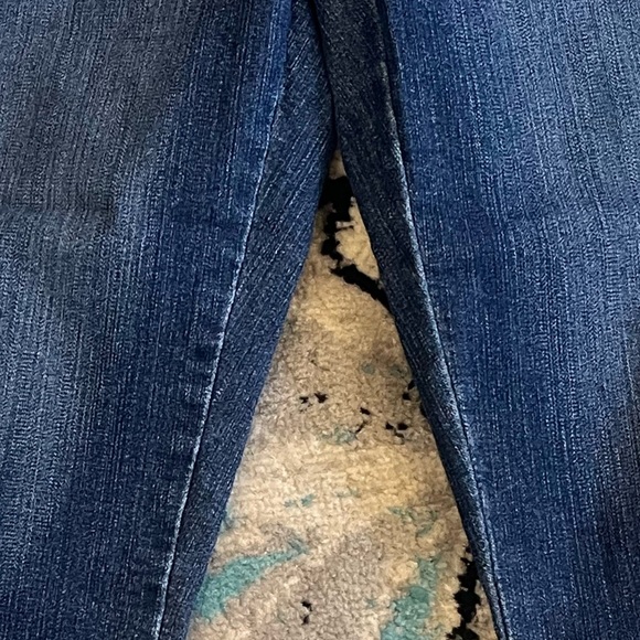 Women's Totally Shaping Pull on Capri size Petite 6 - Picture 5 of 8